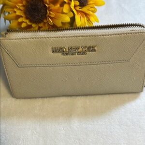 Marc New York Cream Wallet Sleek Design